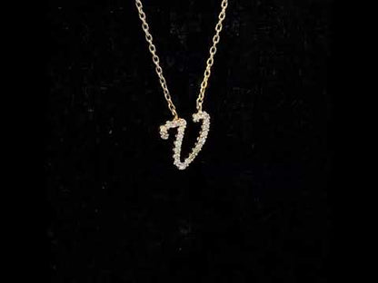 Rotating video showing the jewelry item
