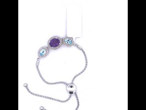 Rotating video showing the jewelry item