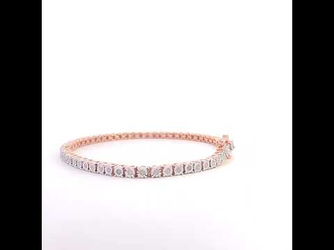 Rotating video showing the jewelry item