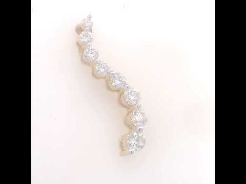 Rotating video showing the jewelry item