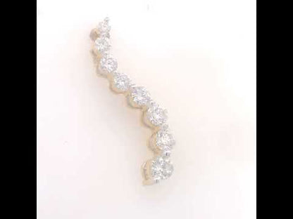 Rotating video showing the jewelry item