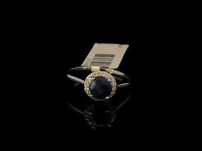 Rotating video showing the jewelry item