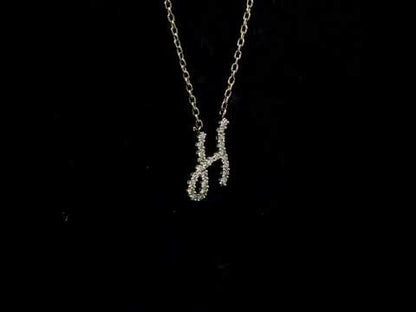 Rotating video showing the jewelry item