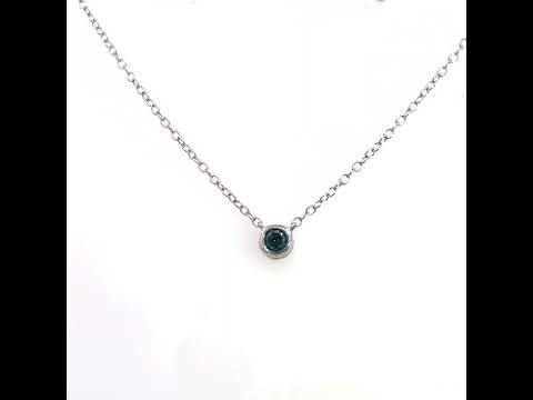 Rotating video showing the jewelry item