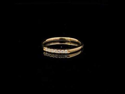 Rotating video showing the jewelry item
