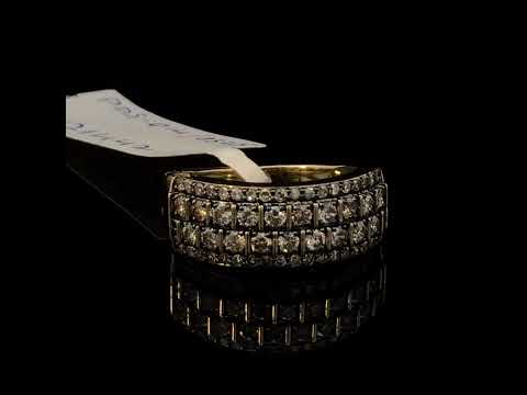 Rotating video showing the jewelry item