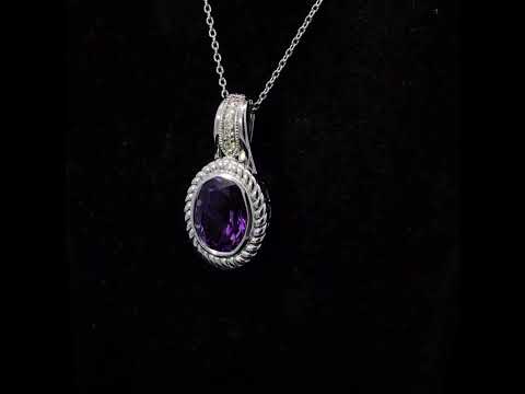 Rotating video showing the jewelry item