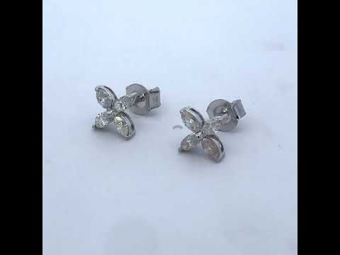 Rotating video showing the jewelry item