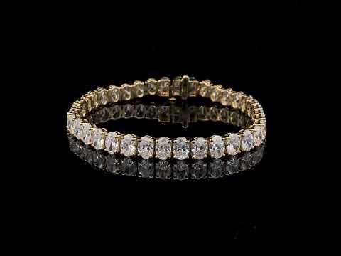 Rotating video showing the jewelry item