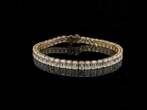Rotating video showing the jewelry item
