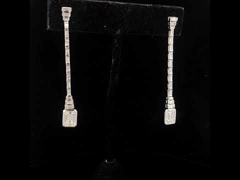 Rotating video showing the jewelry item