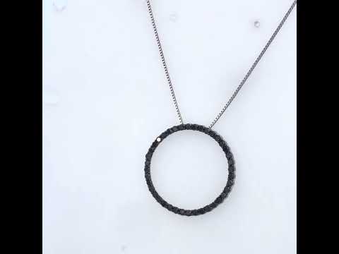 Rotating video showing the jewelry item