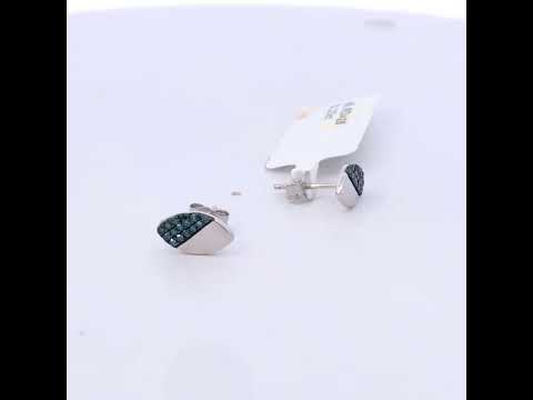 Rotating video showing the jewelry item