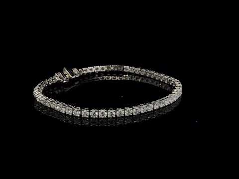 Rotating video showing the jewelry item
