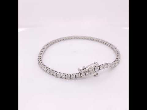 Rotating video showing the jewelry item