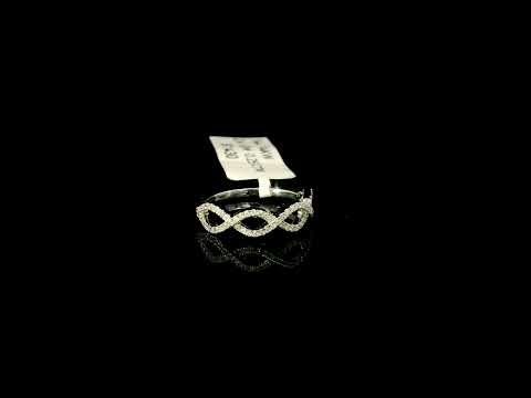 Rotating video showing the jewelry item