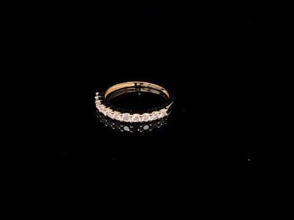 Rotating video showing the jewelry item