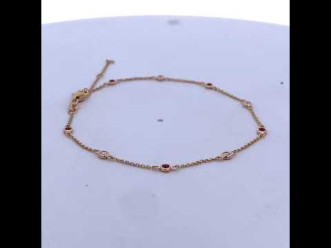 Rotating video showing the jewelry item