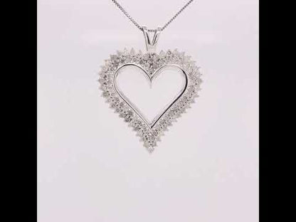 Rotating video showing the jewelry item