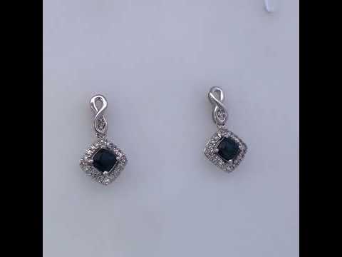 Rotating video showing the jewelry item