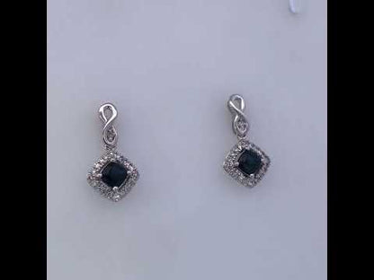 Rotating video showing the jewelry item