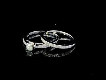 Rotating video showing the jewelry item