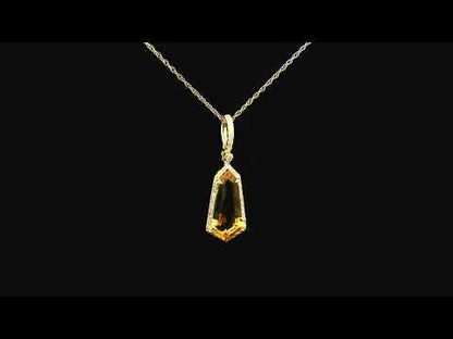 Rotating video showing the jewelry item