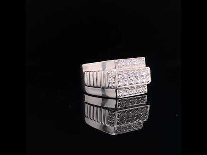 Rotating video showing the jewelry item