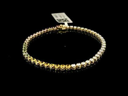 Rotating video showing the jewelry item
