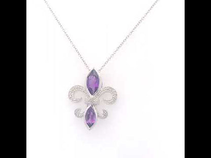 Rotating video showing the jewelry item