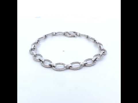 Rotating video showing the jewelry item