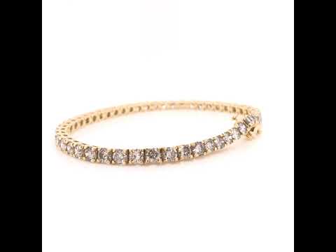 Rotating video showing the jewelry item