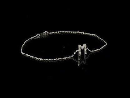 Rotating video showing the jewelry item