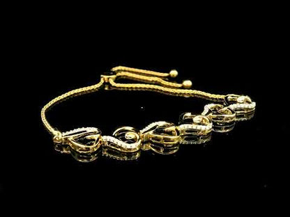 Rotating video showing the jewelry item