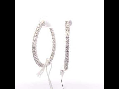 Rotating video showing the jewelry item