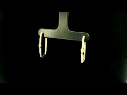 Rotating video showing the jewelry item