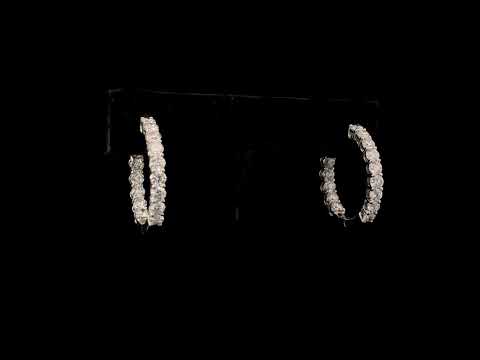 Rotating video showing the jewelry item